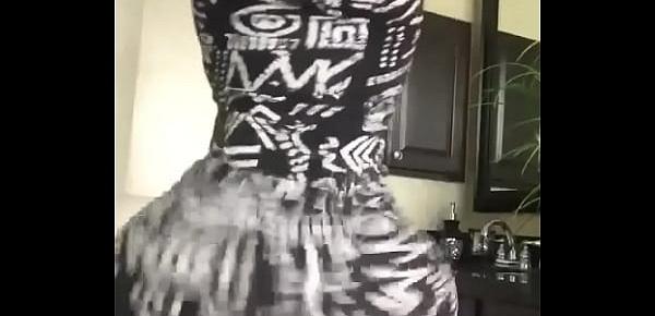  Big ass cheeks bouncing and clapping on dildo